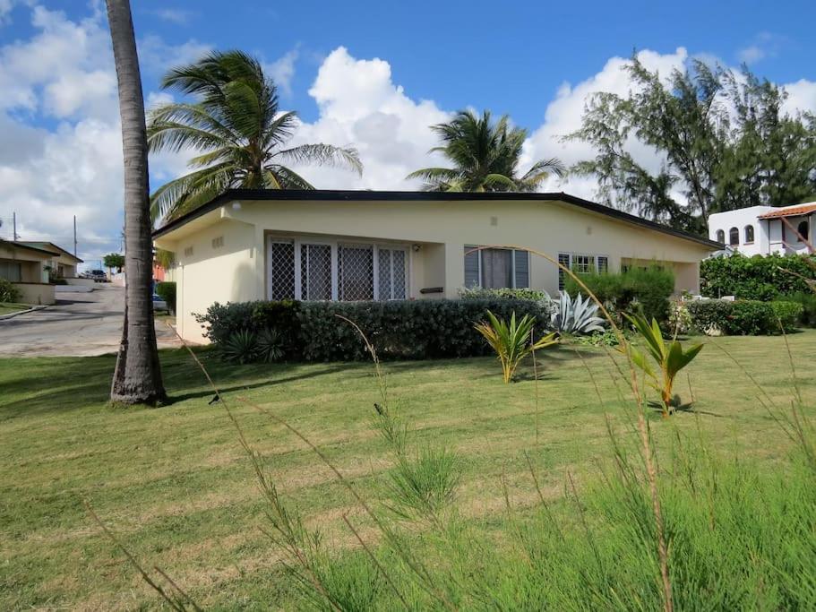 Oceansurf Beach House Is House Facing The Sea Villa Christ Church Exterior photo